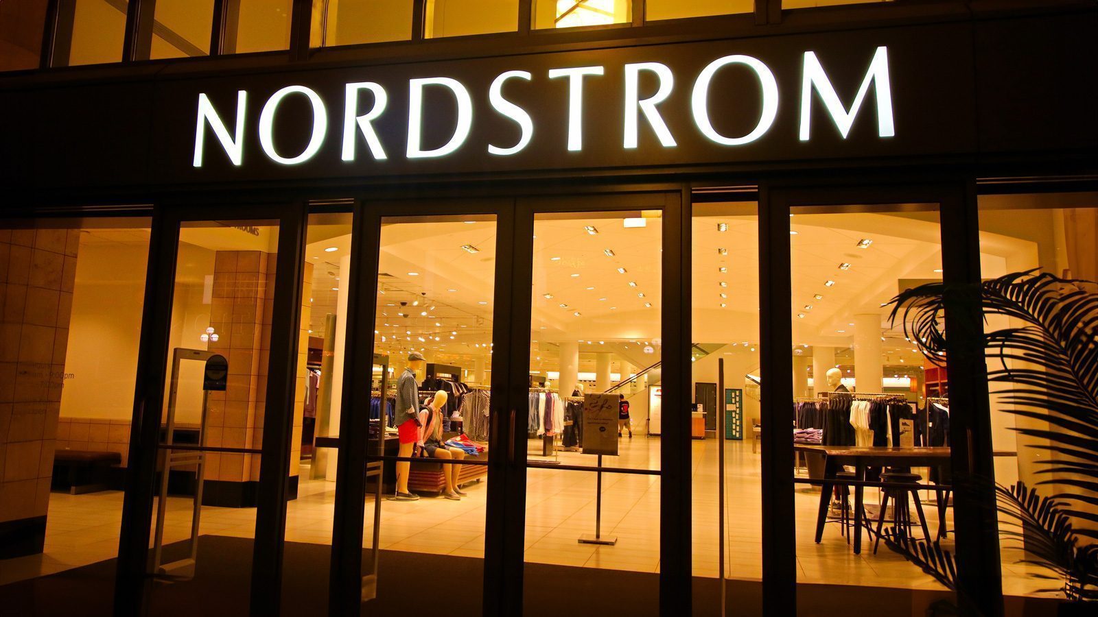 Nordstrom-RetailStore_1600x900