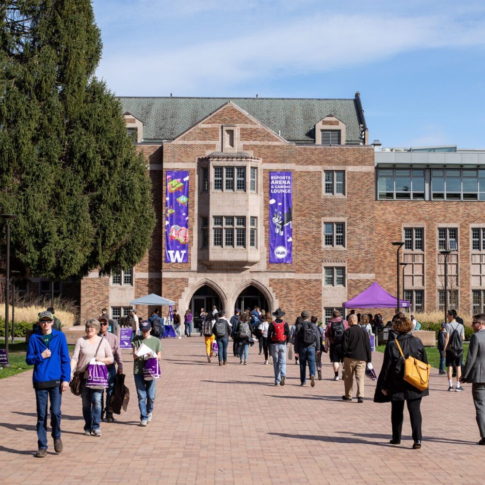UW Scores Top 10 World Ranking